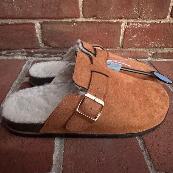 AEROSOLES $85 shearling clogs in cognac Brown women's medium 8.5 NWT - Picture 1 of 6